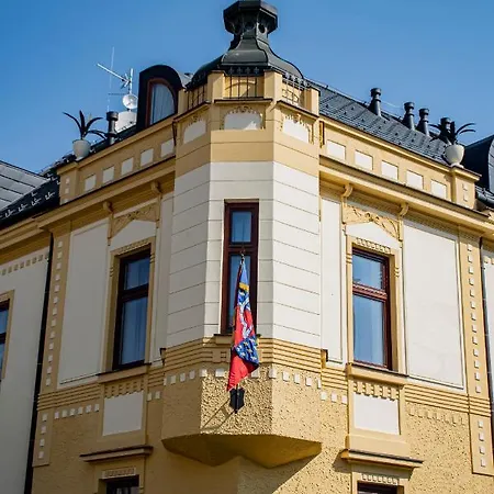 Lafayette Hotel 3*
