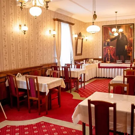 Lafayette 3*