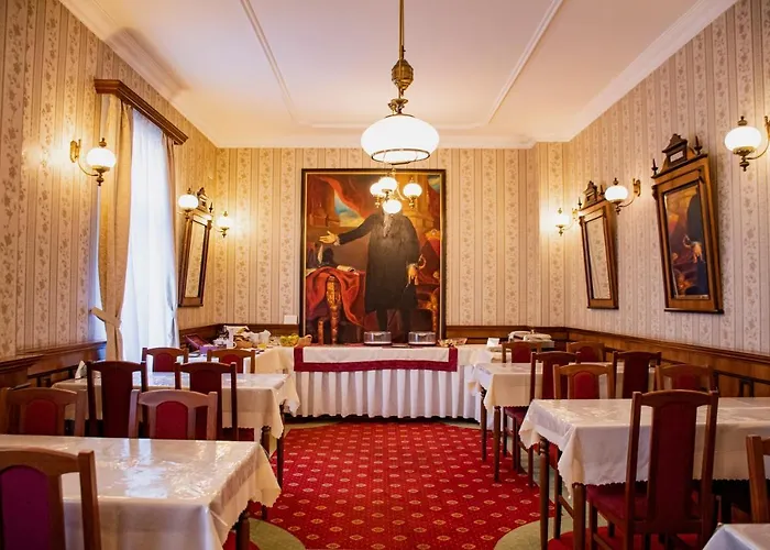 Lafayette 3*