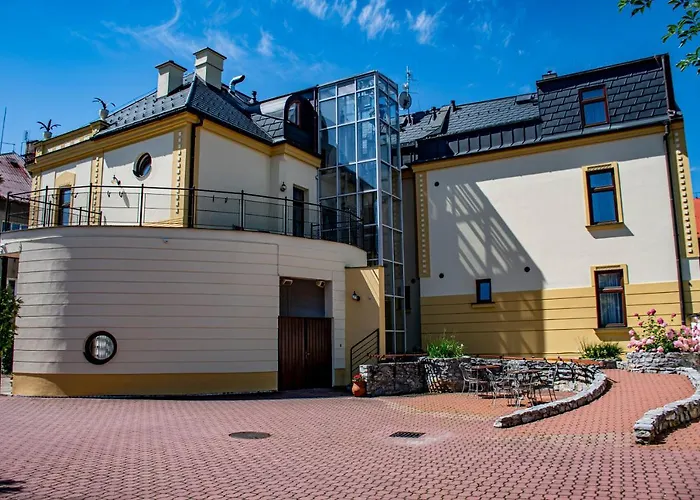 Lafayette Hotel 3*